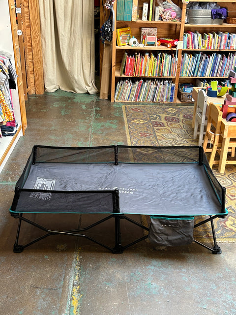 ♻ Baby Delight Portable Cot No53393