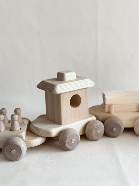 ♻ Different Drummer Large Wooden Train