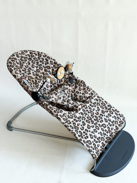 ♻ BabyBjorn Bouncer + Toy Bar P53388