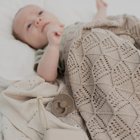 Knitted Wavy Blanket