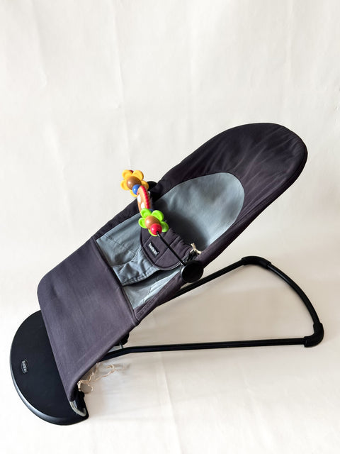 ♻ BabyBjorn Bouncer + Toy Bar P57139