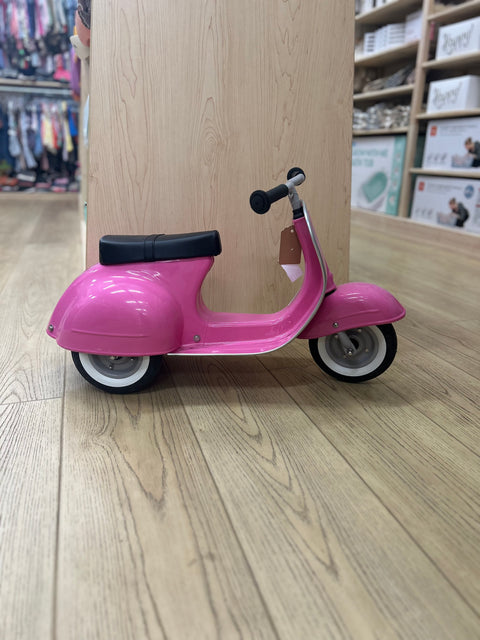 ♻Ambosstoys Primo Ride on Toy - Classic Vespa