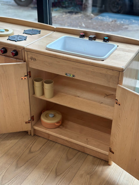 ♻ Community Playthings Kitchen Set