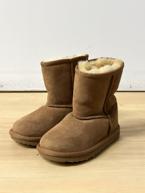 ♻ UGG 10 Toddler Boots