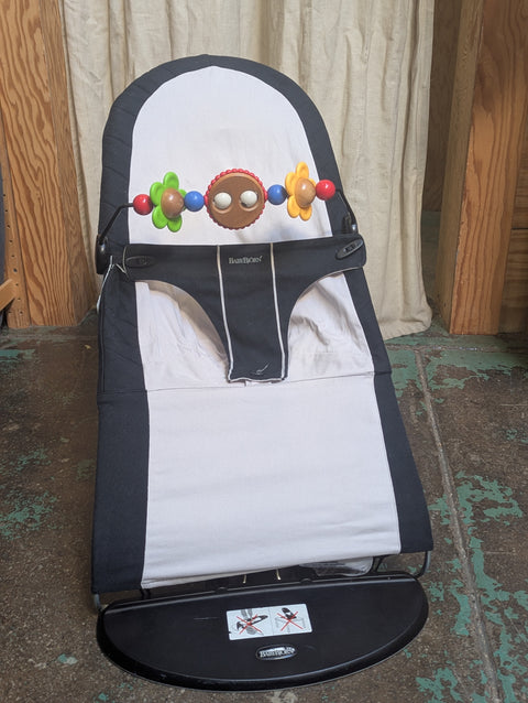 ♻ BabyBjorn Bouncer, black/beige with toy bar No58281