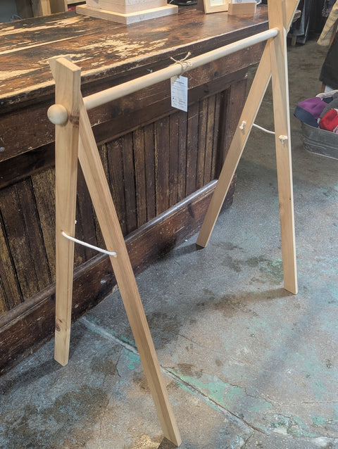 ♻ Montessori Clothing Rail No58450